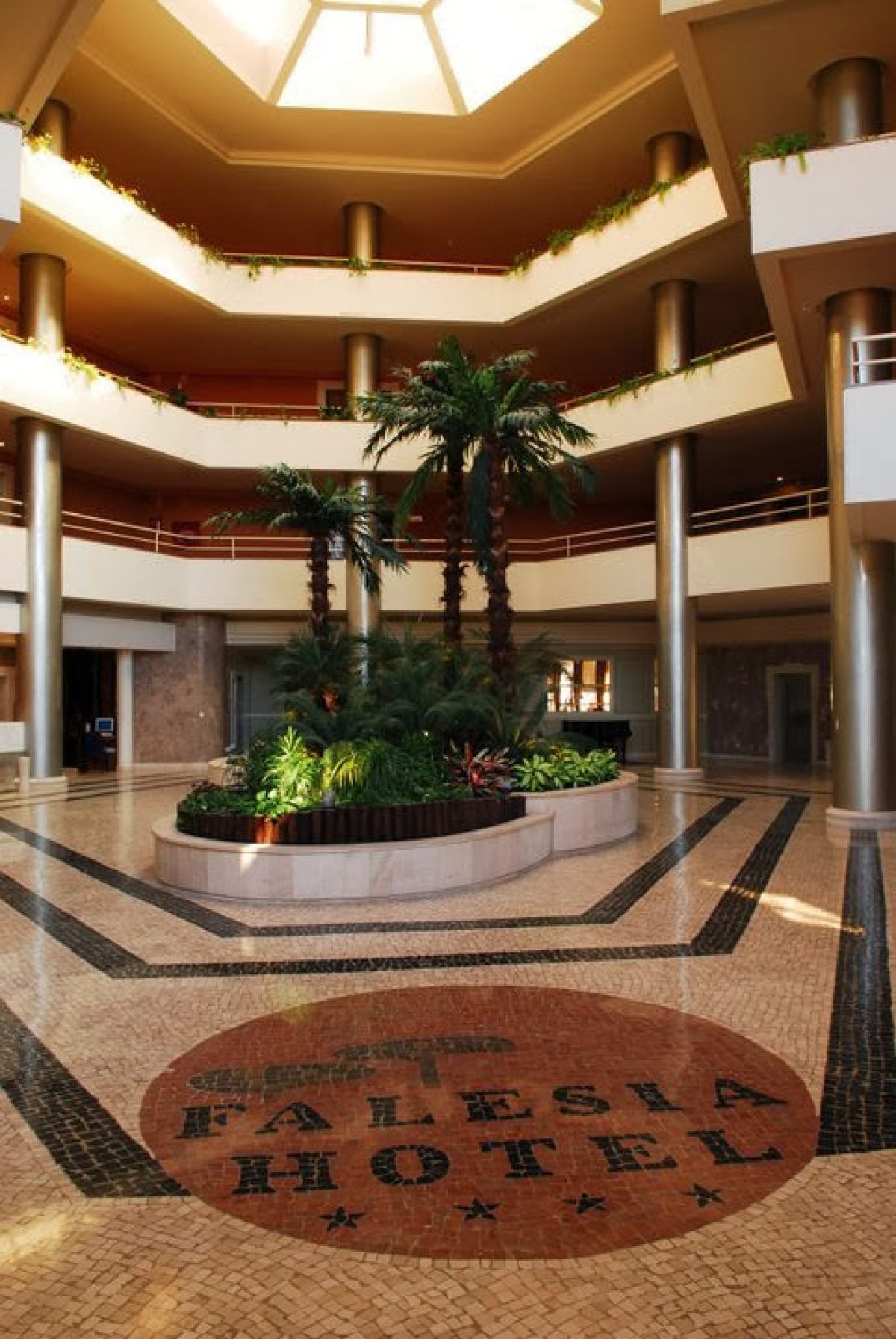 imagini hotel FALESIA